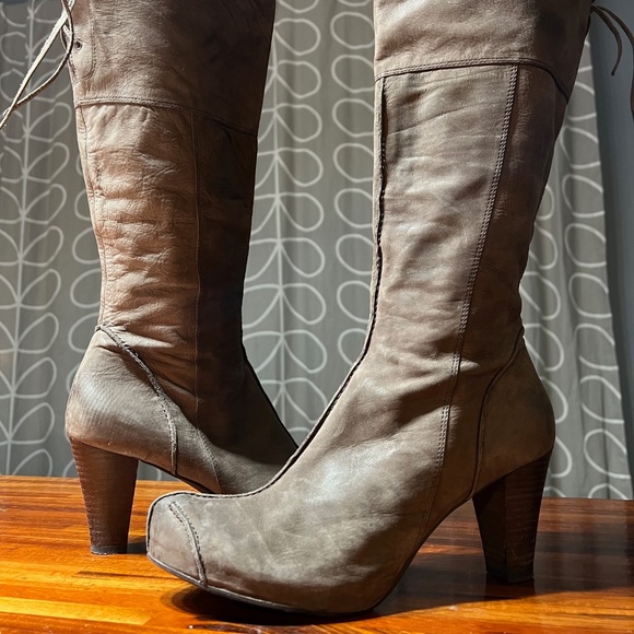 Anthropologie One by 2  platform heels brown taupe boots sz 38.5 fits US 8.5 – 9 - Picture 1 of 9